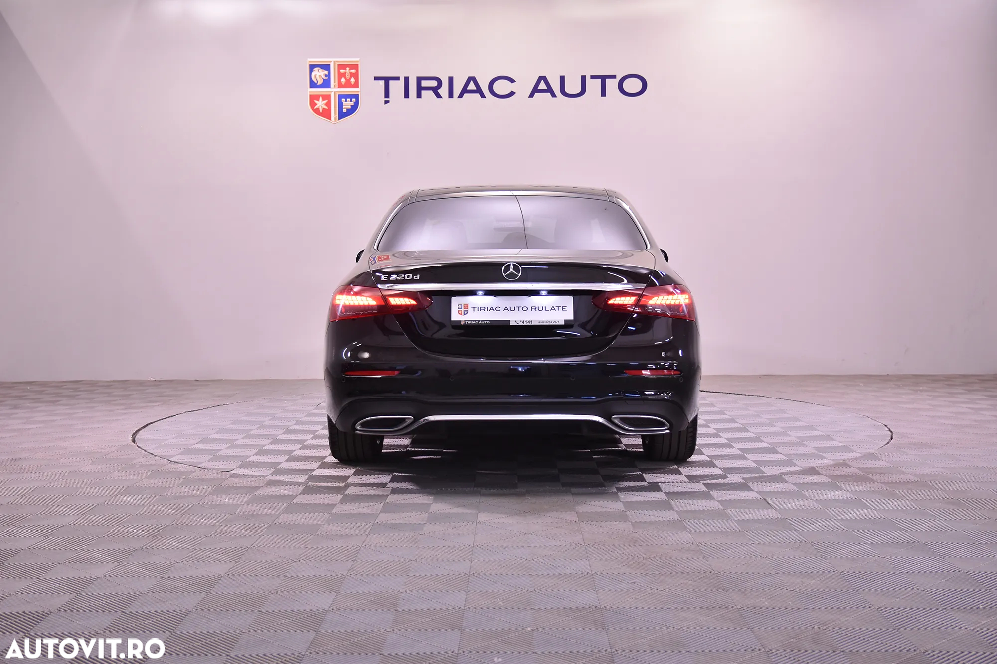 Mercedes-Benz E 220 d 9G-TRONIC AMG Line - 4