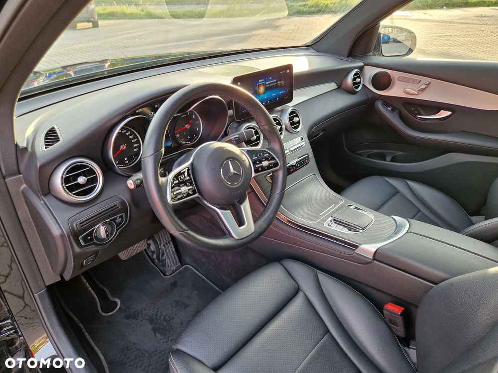 Mercedes-Benz GLC 300 4Matic 9G-TRONIC - 9