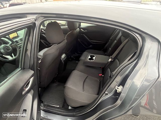 Mazda 3 1.5 Sky-D Evolve HS Navi - 10