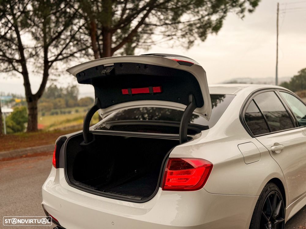 BMW 320 d Pack M - 29