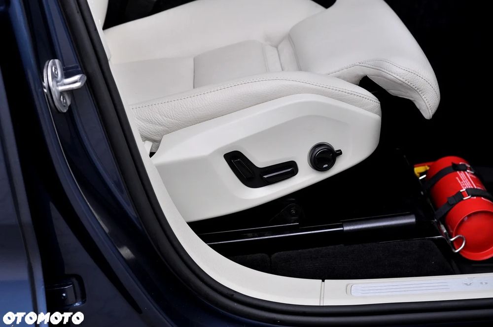 Volvo XC 60 B4 D Geartronic RDesign - 29