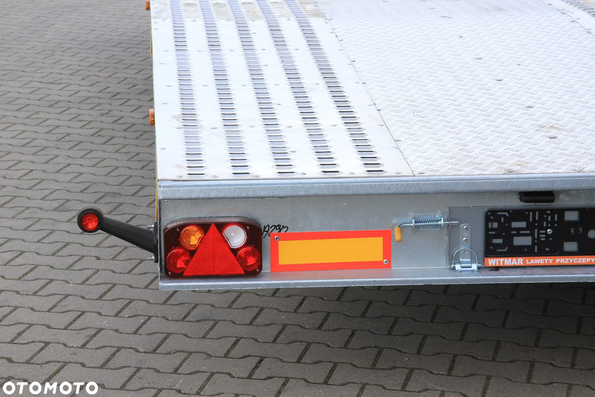 Niewiadów Jupiter kolorowa blenda 5.5x2.1 wypełnienie alu ryfel 3 osie koła 195R13C DMC 3500 kg - 10