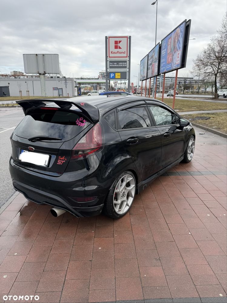 Ford Fiesta - 6