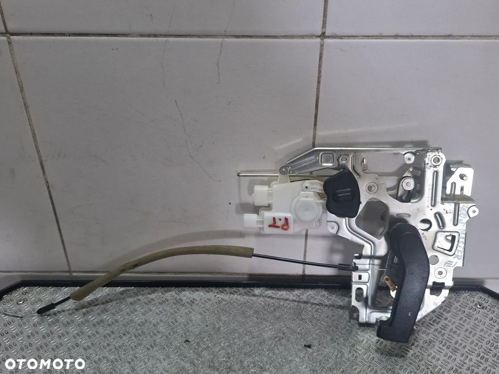 Zamek drzwi prawych prawy tył Renault Master III 2013 rok nr 8200766888K - 1