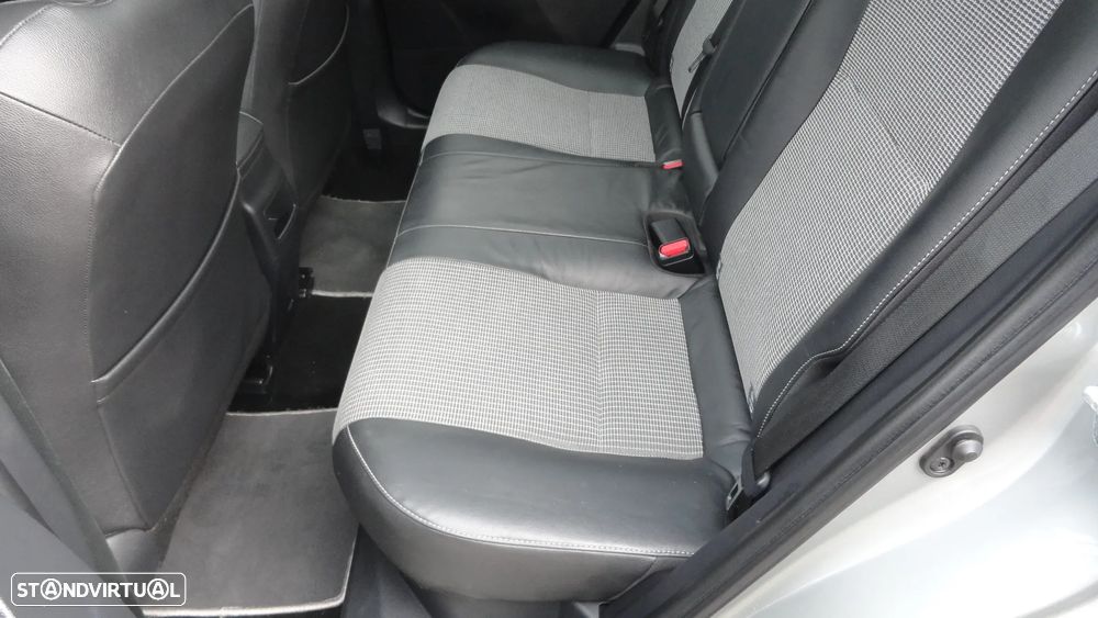 Toyota Auris Touring Sports 1.8 HSD Exclusive +TSS+Navi - 17