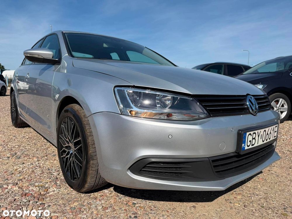 Volkswagen Jetta 1.6 TDI BMT Comfortline DSG - 3