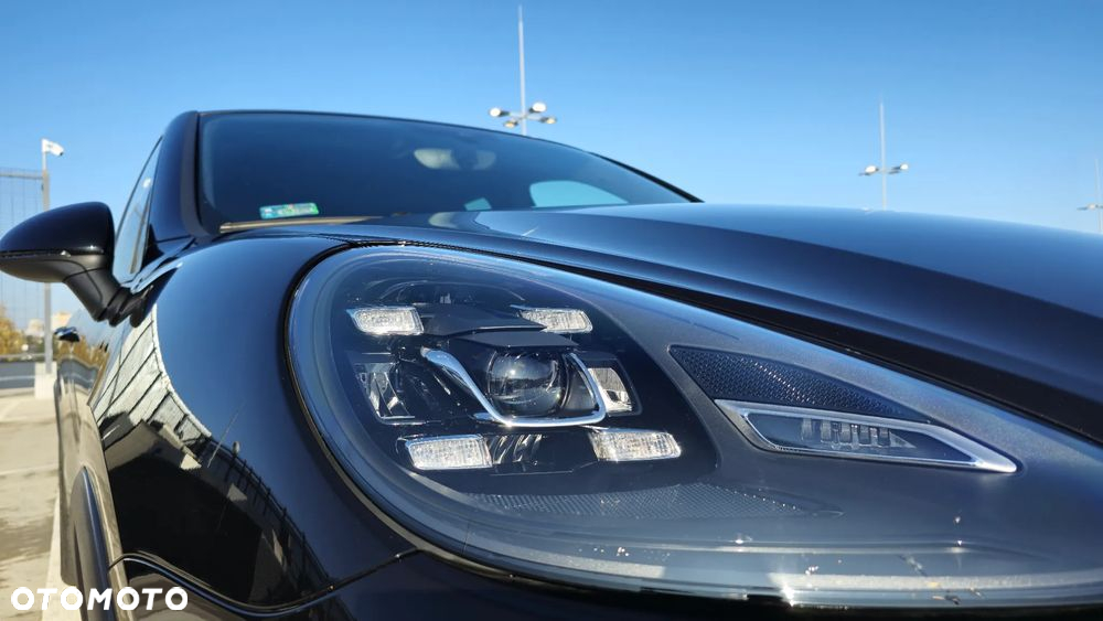 Porsche Cayenne Turbo - 6