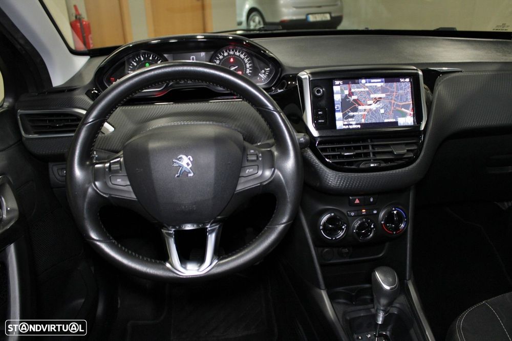 Peugeot 2008 1.2 PureTech Style EAT6 - 22