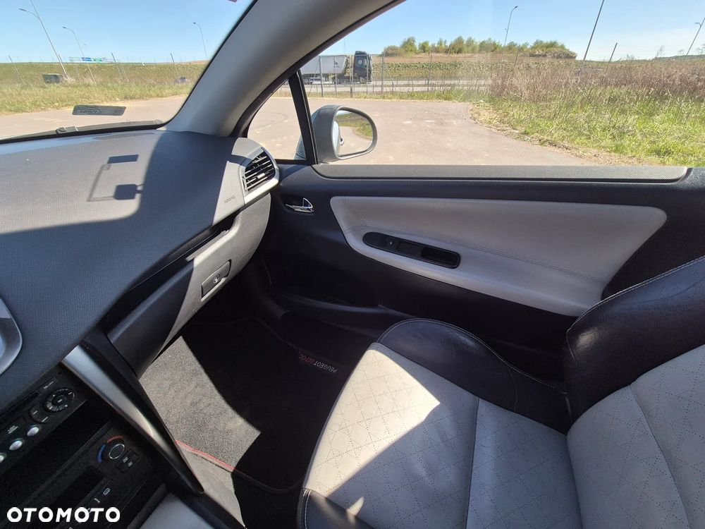 Peugeot 207 CC - 16