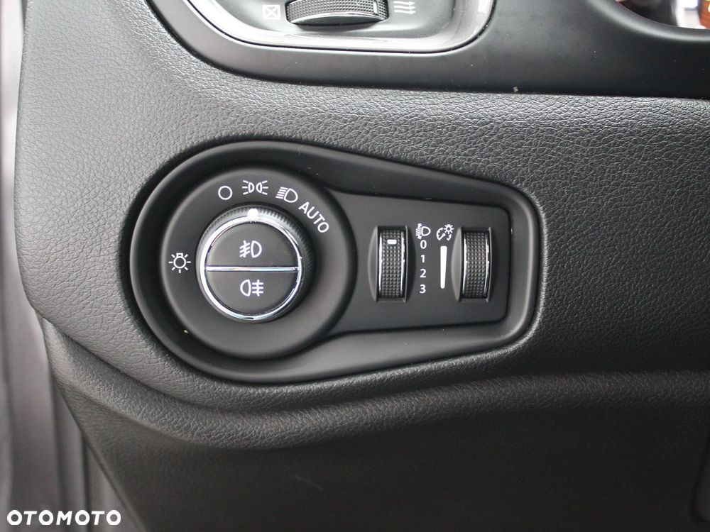 Jeep Renegade 1.3 GSE T4 Turbo Limited FWD S&S - 12