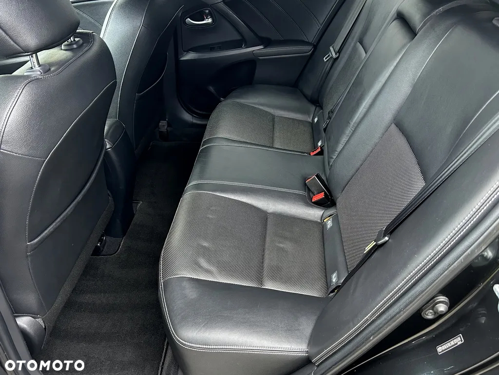 Toyota Avensis - 25