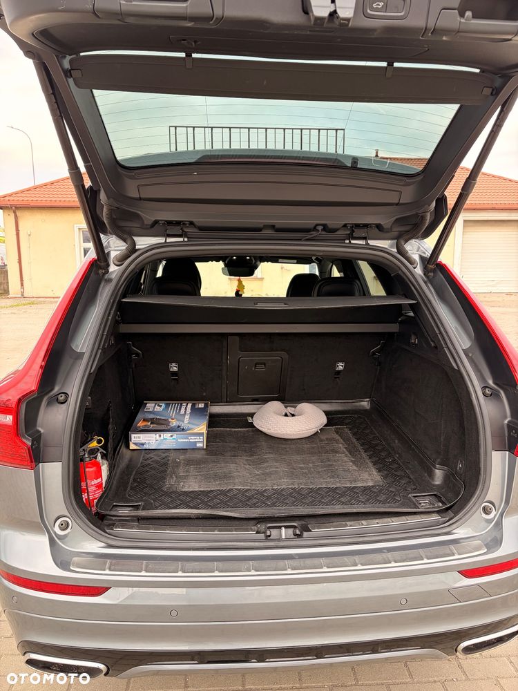 Volvo XC 60 T5 AWD R-Design - 8