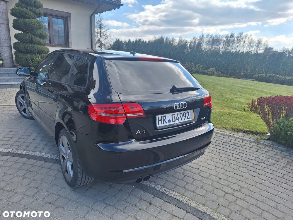 Audi A3 Sportback 1.4 TFSI S line Sportpaket - 4