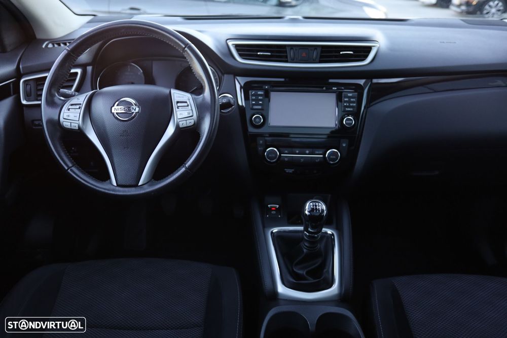 Nissan Qashqai 1.5 dCi N-Connecta 18 - 16