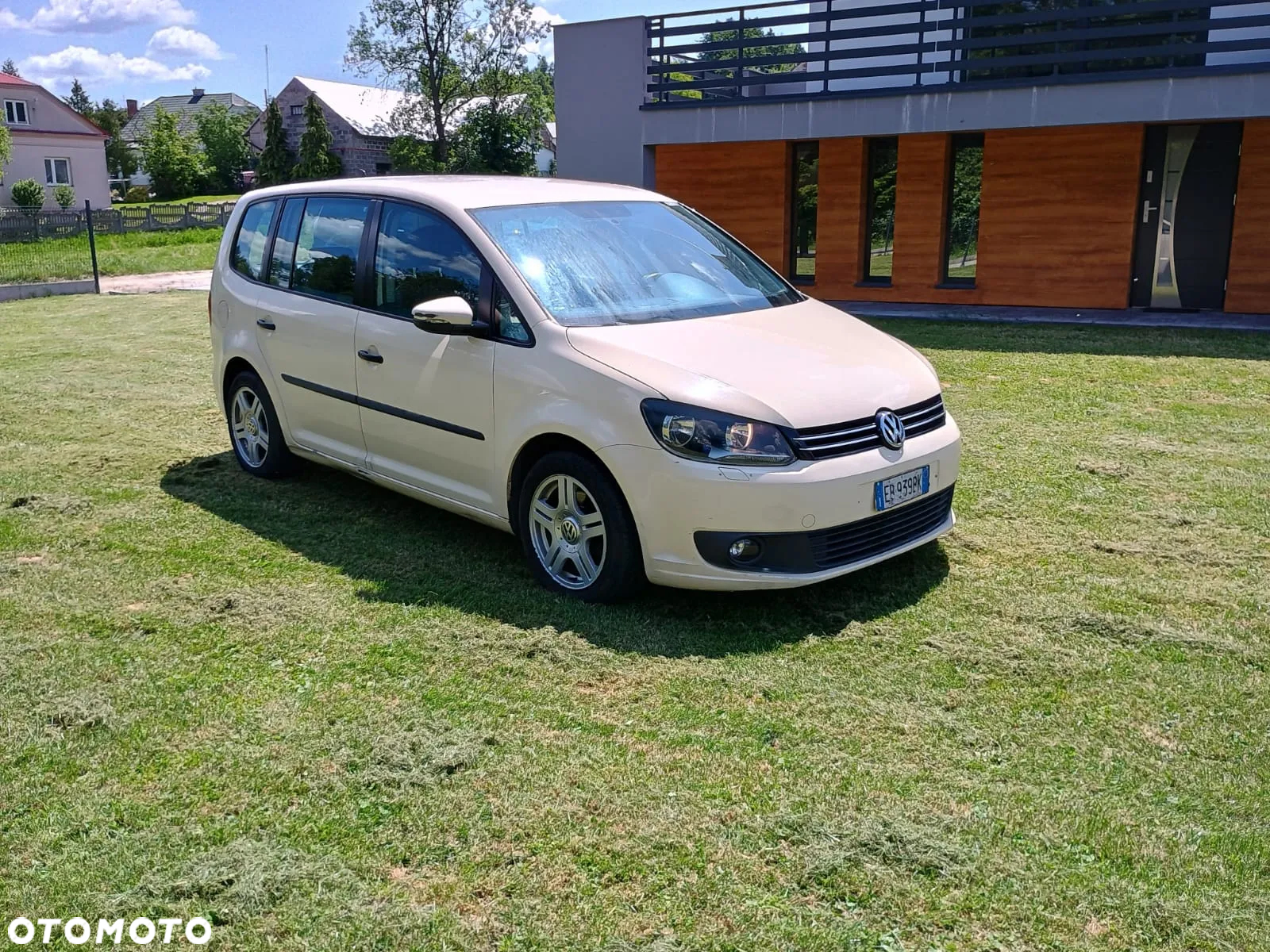 Volkswagen Touran - 8