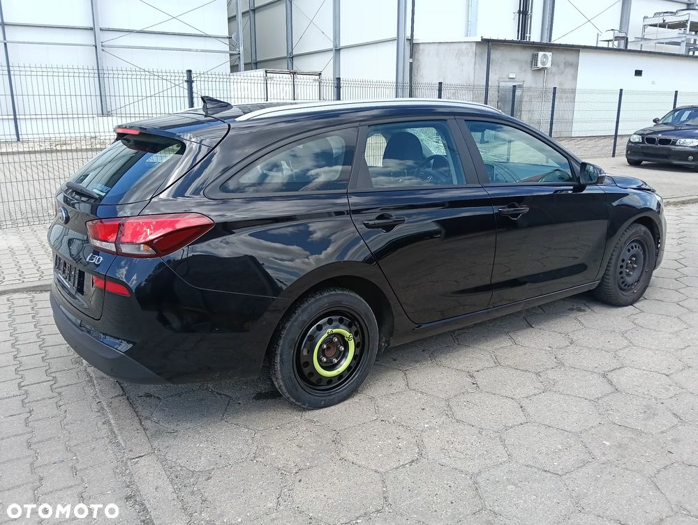 Hyundai i30 1.4 T-GDI YES - 18