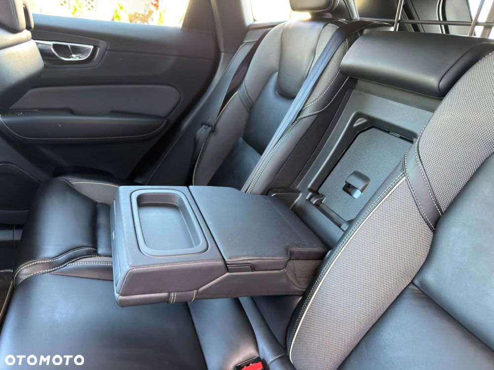 Volvo XC 60 T4 R-Design - 18