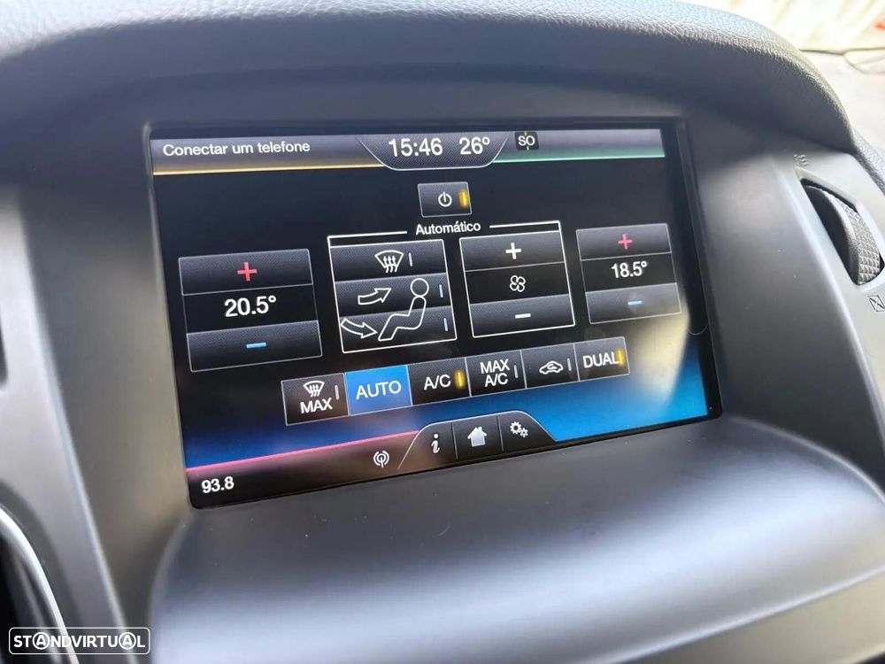 Ford Focus 2.0 EcoBoost ST c/ Pack Pele Desportiva - 47