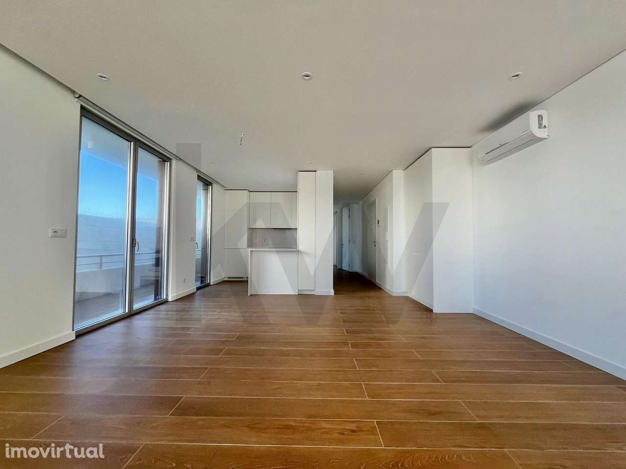 T1 de Luxo em Primeira Linha de Mar | Condomínio Exclusivo com Piscina - Grande imagem: 4/26