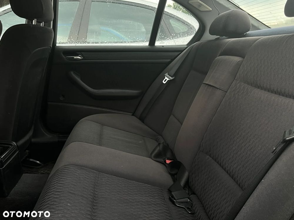 BMW Seria 3 - 16