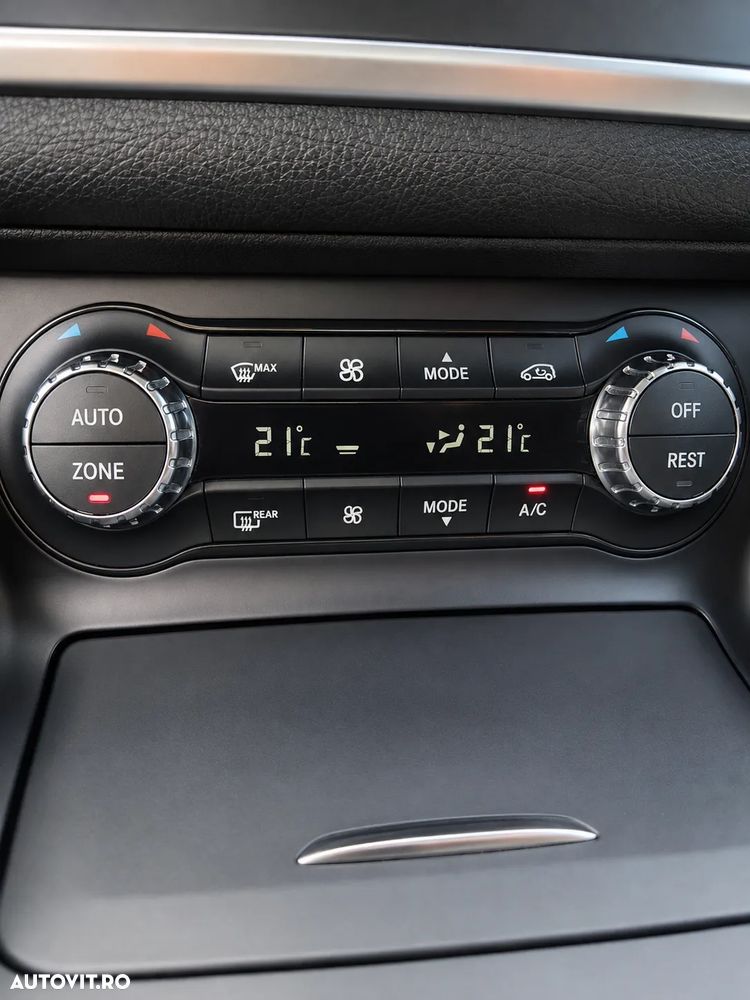 Mercedes-Benz GLA 180 7G-DCT Urban - 8