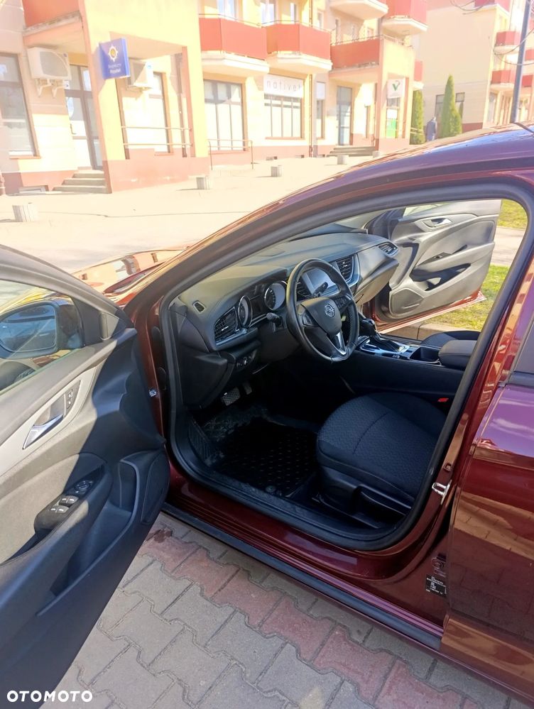 Opel Insignia 1.5 T Enjoy S&S - 11