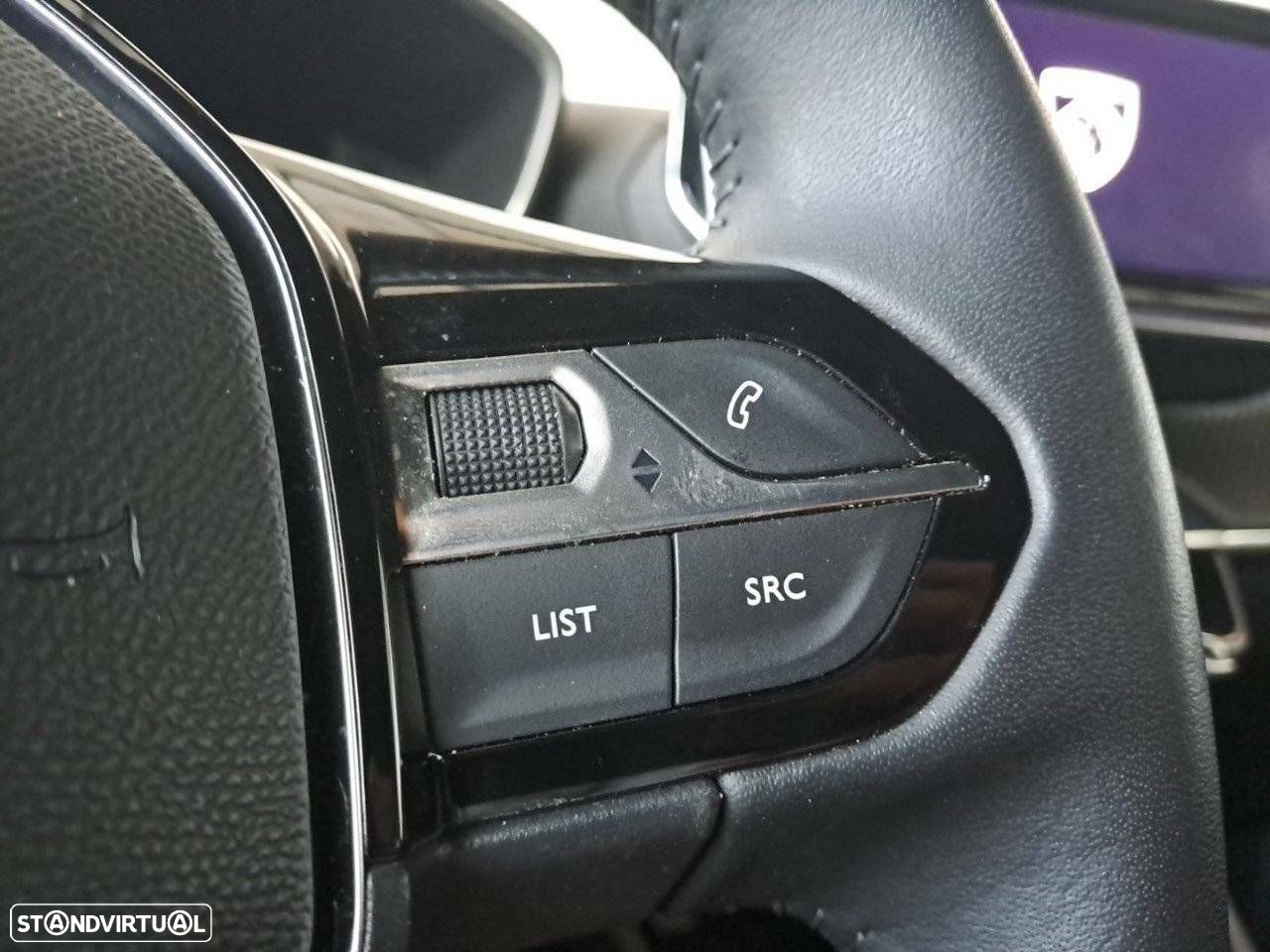 Peugeot 2008 1.2 Hybrid Allure e-DCS6 - 17