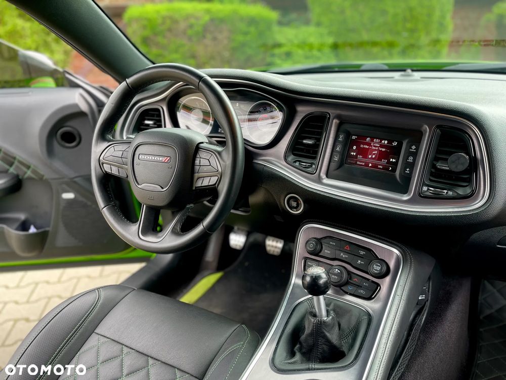 Dodge Challenger - 21
