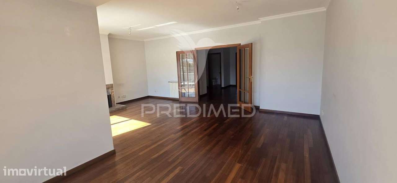 Apartamento T5 Duplex com 211 m² no coração da cidade de Braga - Grande imagem: 4/24