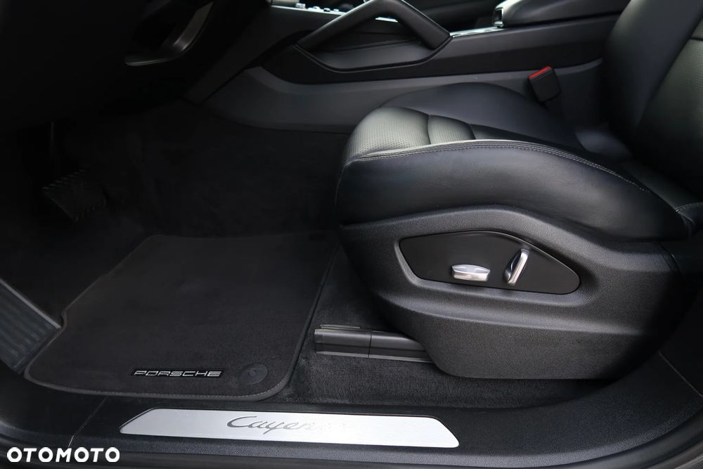 Porsche Cayenne Standard - 27