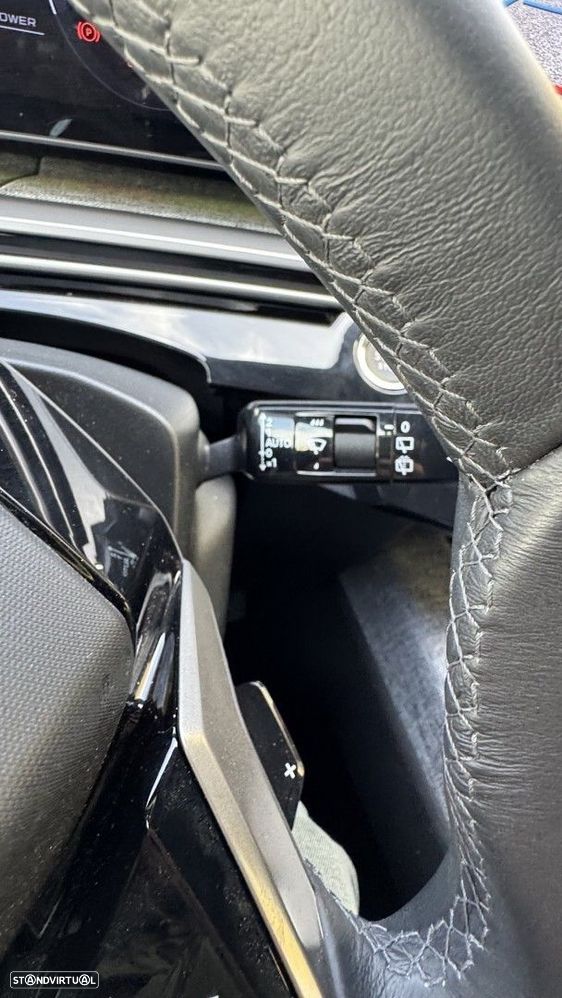 Peugeot 5008 1.2 Hybrid Allure Pack e-DCS6 - 26