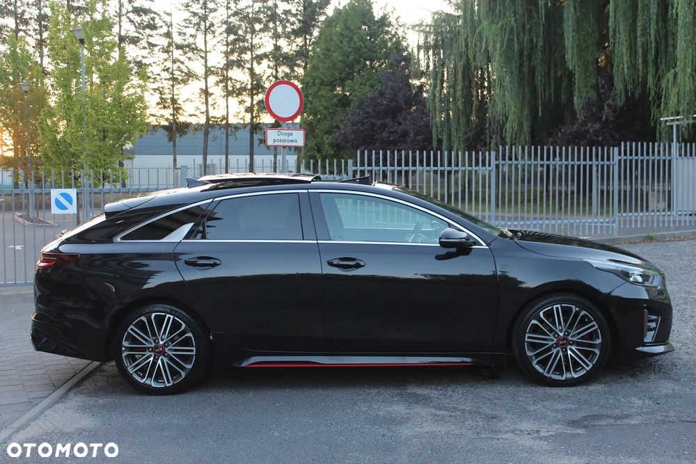 Kia ProCeed - 10