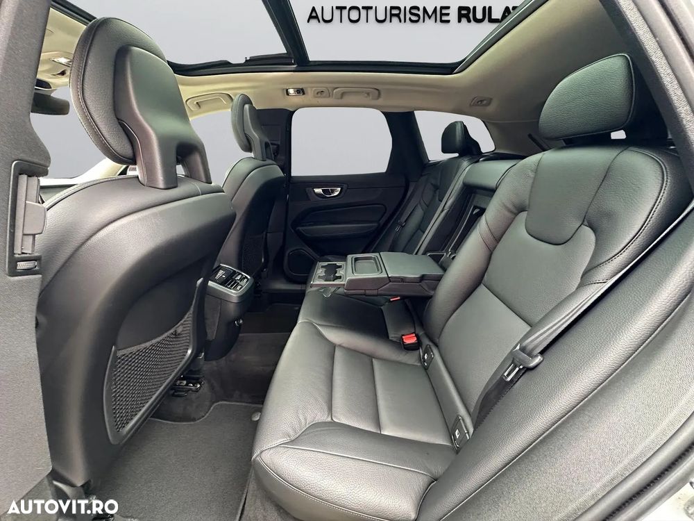 Volvo XC 60 D4 Momentum Pro - 12