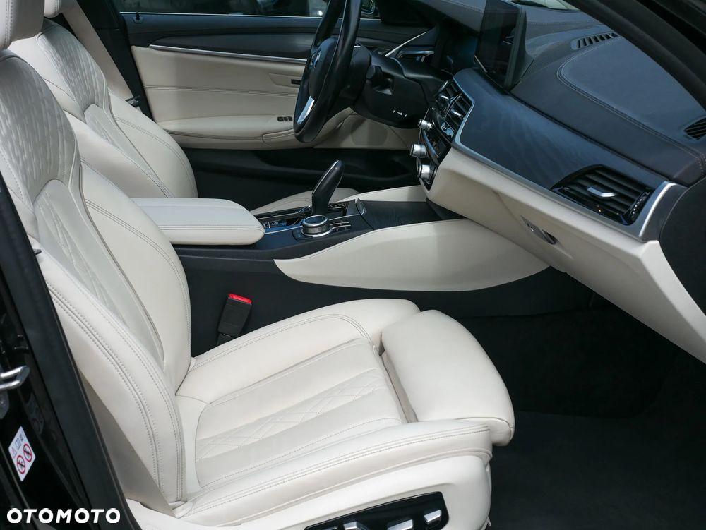 BMW Seria 5 520d Luxury Line - 24