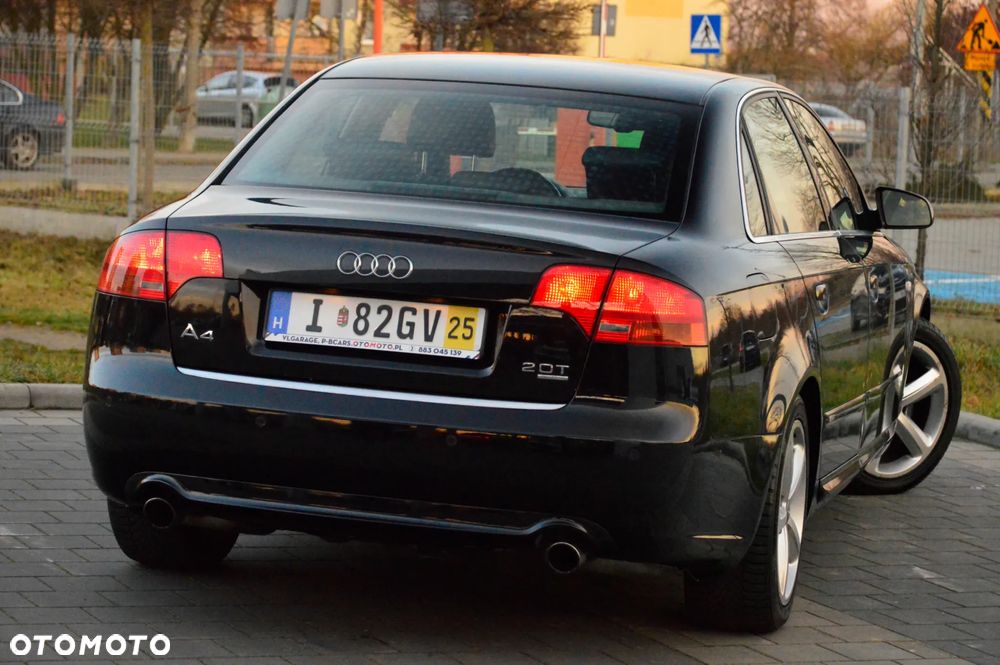 Audi A4 Limousine 2.0 T FSI quattro - 11