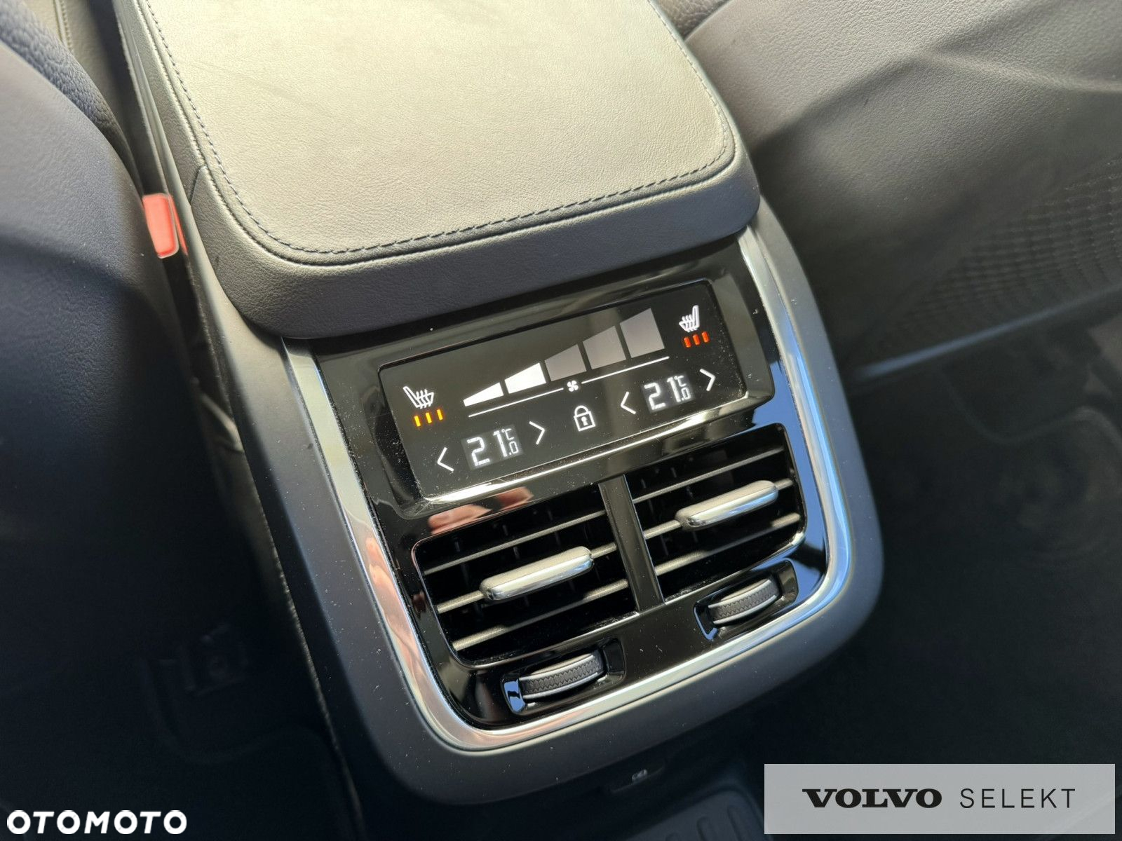 Volvo XC 90 T8 AWD Recharge Ultimate Dark - 24