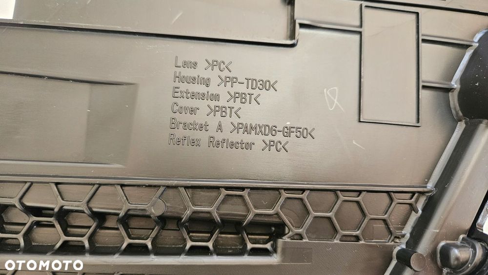 LAMPA LEWA PRZÓD LEXUS NX I LIFT 2017- SOCZEWKA LED - 12