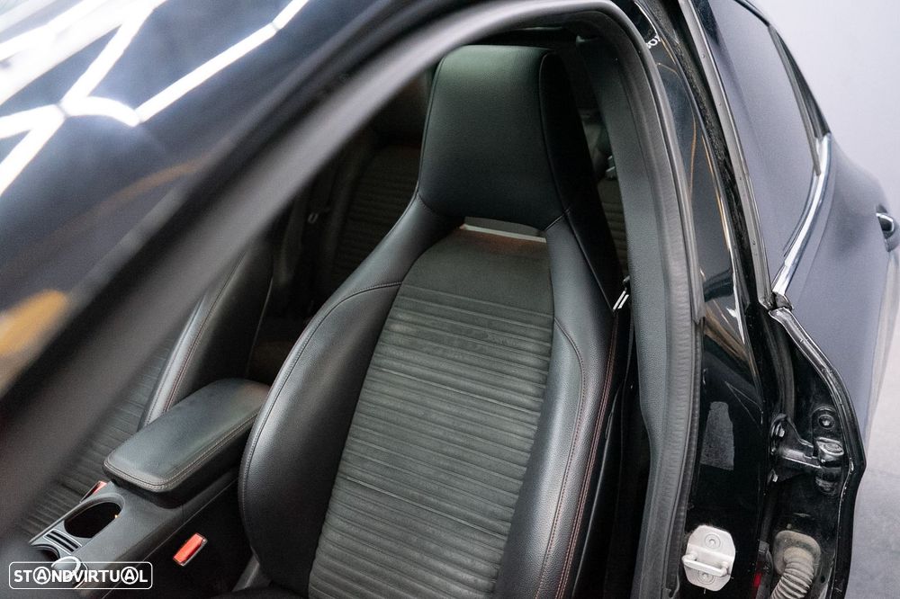 Mercedes-Benz GLA 220 d AMG Line - 25