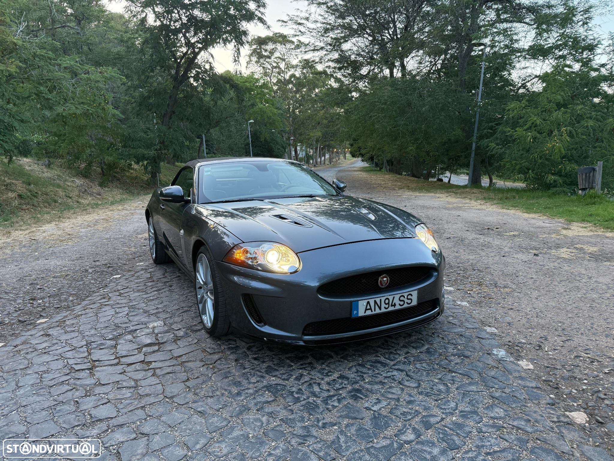 Jaguar XK 4.2 V8 Convertible - 3