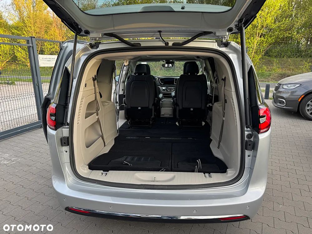Chrysler Pacifica - 25