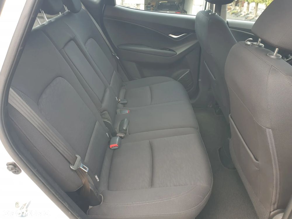 Hyundai ix20 - 22