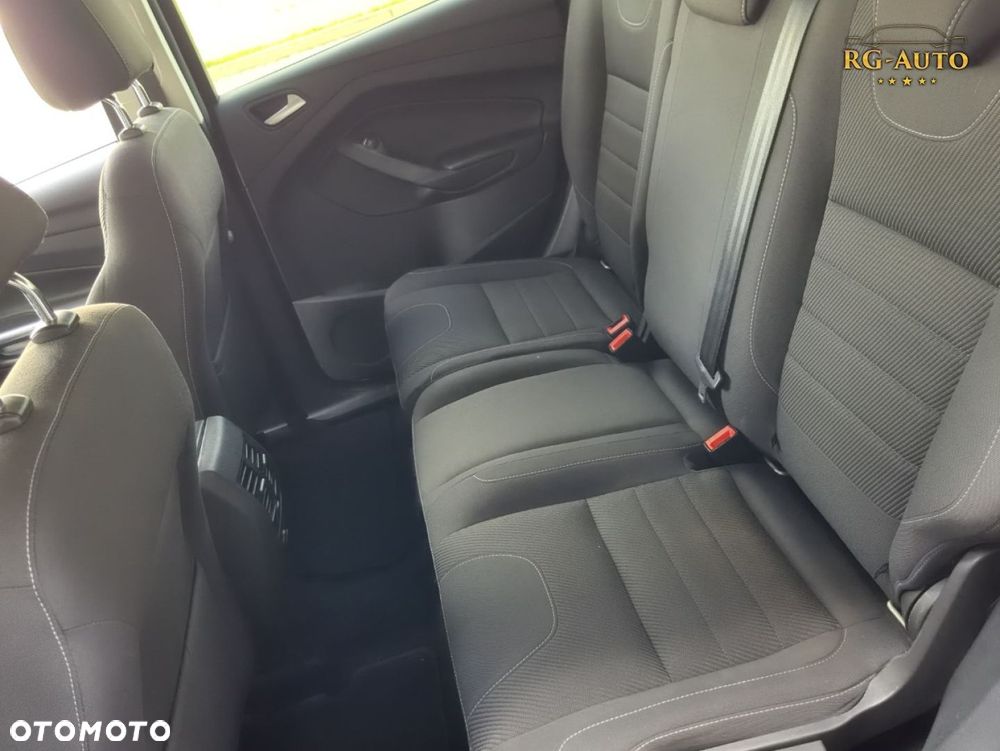 Ford Kuga - 37