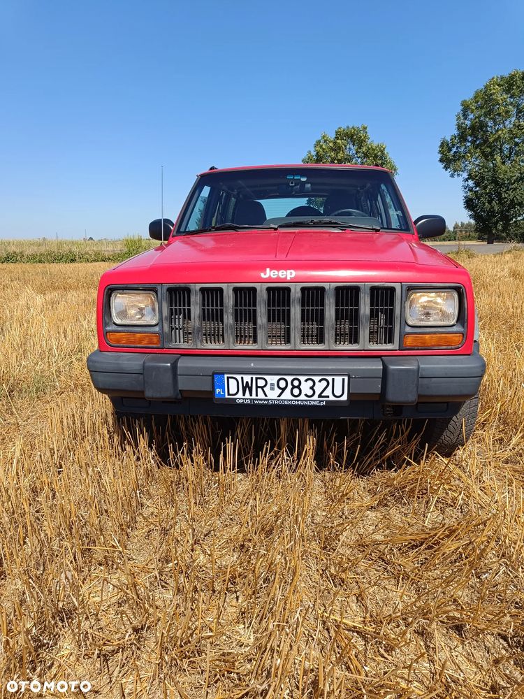 Jeep Cherokee 2.5 Sport - 2