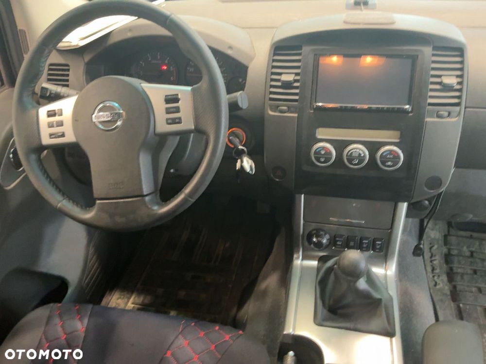 Nissan Navara SE - 4
