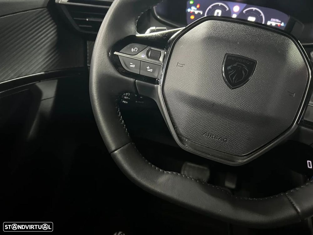 Peugeot 2008 1.2 Hybrid Allure e-DCS6 - 24