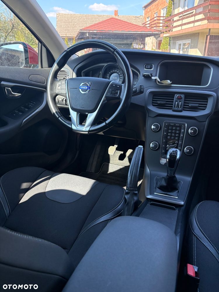 Volvo V40 D2 Momentum - 30