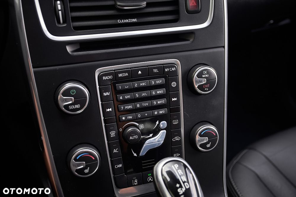 Volvo V60 D3 Geartronic Momentum - 30