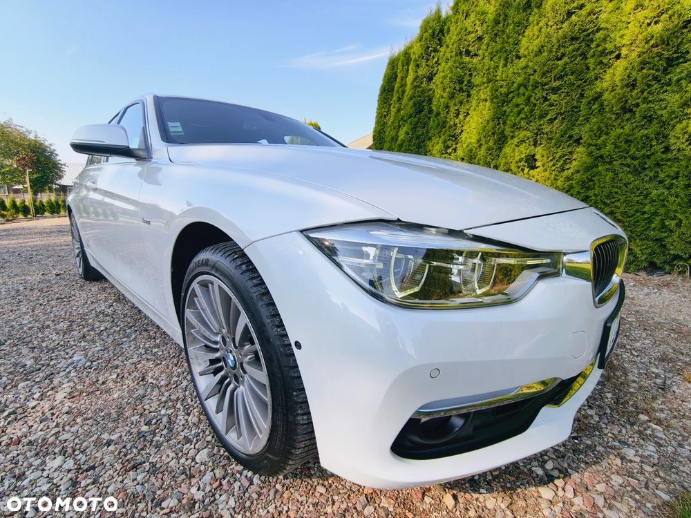 BMW Seria 3 320d xDrive Luxury Line - 12