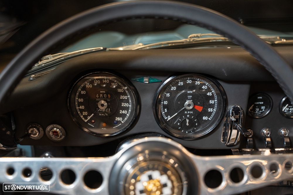 Jaguar E-Type - 15