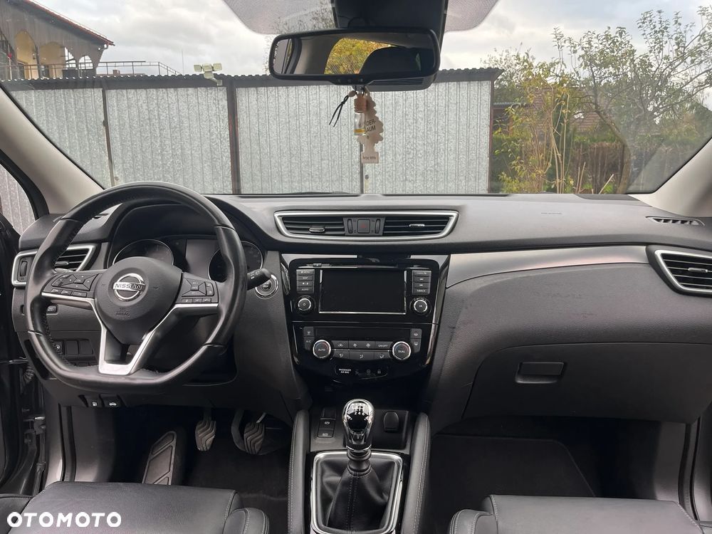 Nissan Qashqai 1.3 DIG-T TEKNA - 10